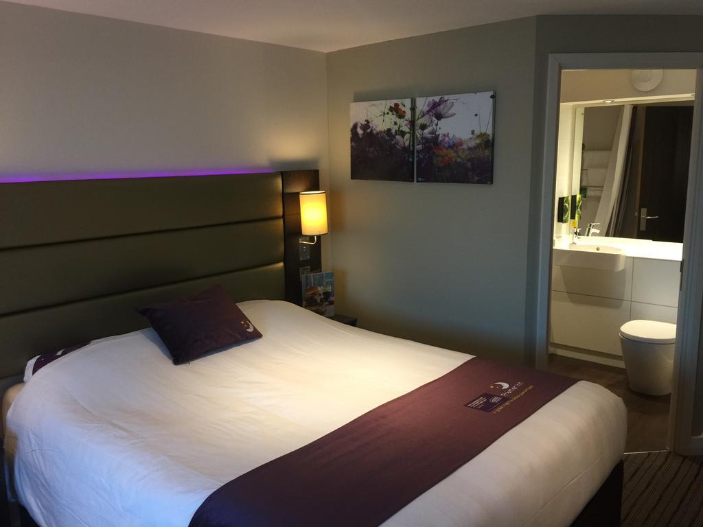 Premier Inn London Wimbledon South Rum bild